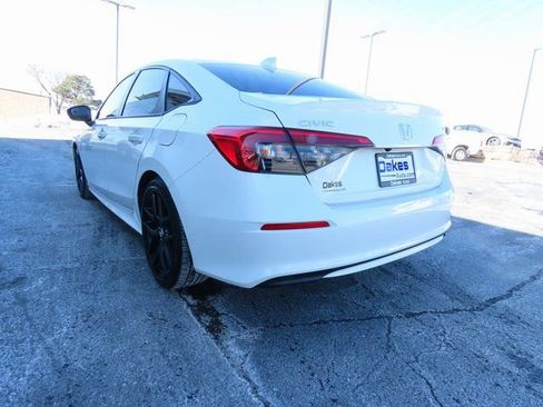 Used 2024 Honda Civic Sport image 5