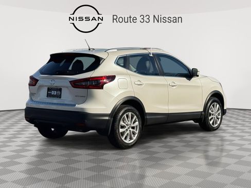 Used 2022 Nissan Rogue Sport SV w/ Technology Package image 4