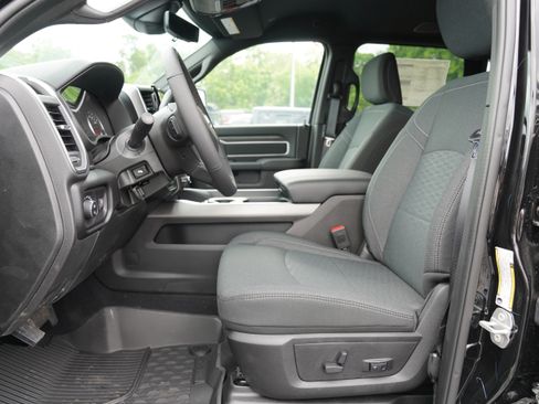 New 2026 RAM 2500 Big Horn AWD/4WD image 4