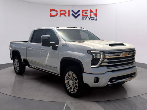 New 2026 Chevrolet Silverado 2500 High Country w/ High Country Premium Package AWD/4WD image 8