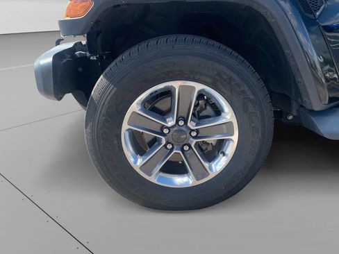 Used 2021 Jeep Wrangler Unlimited Sahara AWD/4WD image 27