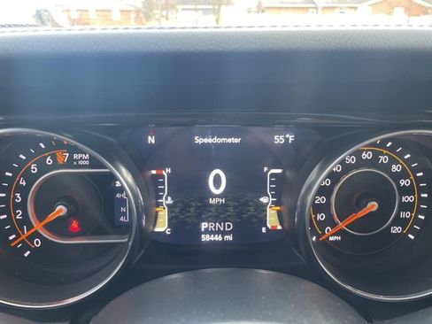 Used 2020 Jeep Wrangler Unlimited Sahara image 22