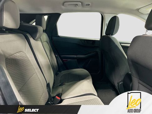 Used 2022 Ford Escape SE image 24