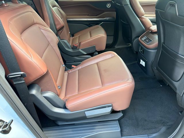 New 2027 Lincoln Navigator L Reserve AWD/4WD image 16