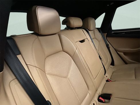 Used 2017 Porsche Macan image 15