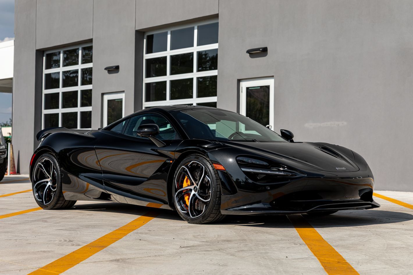 Used 2024 McLaren 750S RWD image 32