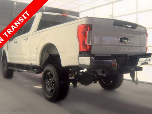 Used 2018 Ford F250 XLT w/ XLT Premium Package AWD/4WD image 4