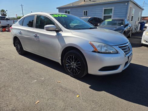 Used 2015 Nissan Sentra SV FWD image 5