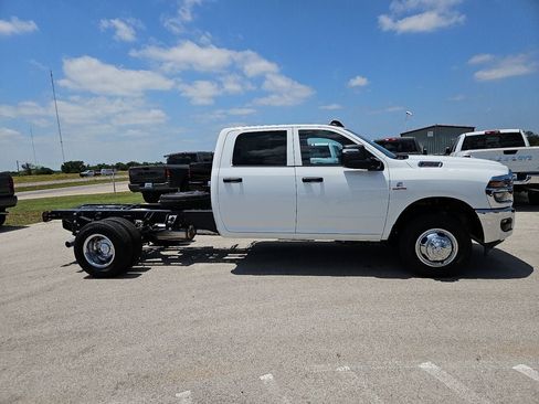 New 2026 RAM 3500 Tradesman w/ Chrome Appearance Group A AWD/4WD image 9