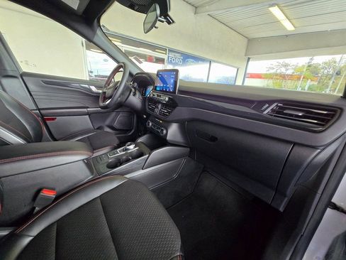 Used 2025 Ford Escape ST-Line image 30