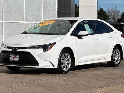 Certified 2025 Toyota Corolla LE image 10