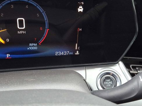 Used 2025 Chevrolet Trax LT w/ Driver Confidence Package image 19