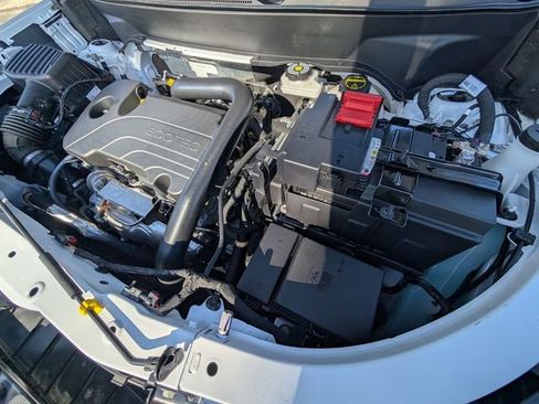 Used 2025 Chevrolet Equinox ACTIV w/ Safety and Technology Package image 25