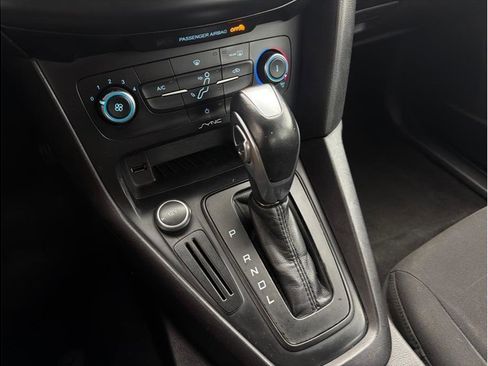 Used 2015 Ford Focus SE FWD image 18