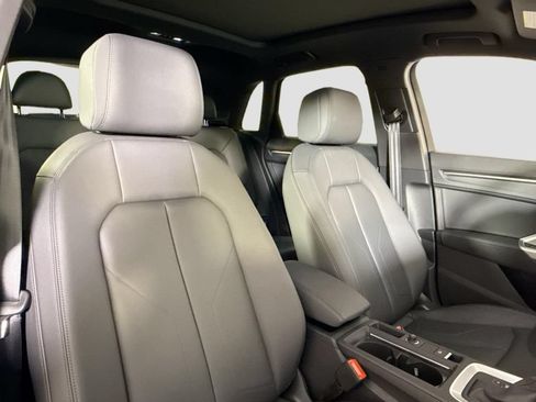 Used 2025 Audi Q3 2.0T Premium w/ Convenience Package AWD/4WD image 16