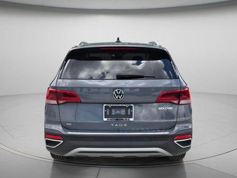 Certified 2024 Volkswagen Taos SE FWD image 5