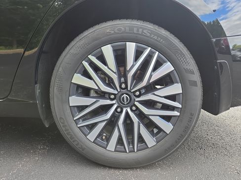 Used 2024 Nissan Altima 2.5 SV w/ SV Premium Package image 10