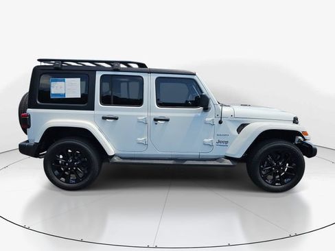 Used 2022 Jeep Wrangler Unlimited Sahara w/ Cold Weather Group AWD/4WD image 2