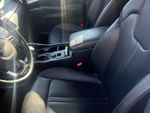 Used 2022 Kia Sorento SX image 18