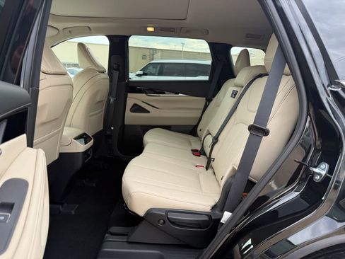Used 2024 INFINITI QX60 Pure FWD image 18