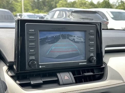 Used 2022 Toyota RAV4 XLE FWD image 27