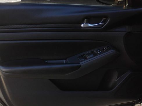 Certified 2022 Nissan Altima 2.5 S FWD image 25