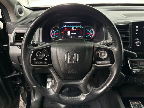 Used 2022 Honda Pilot Touring image 11