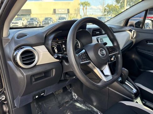 Used 2022 Nissan Versa SV image 20