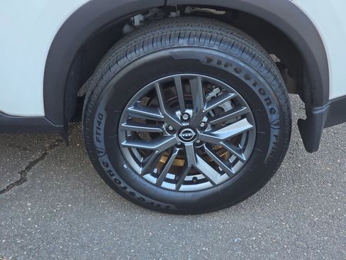 Used 2023 Nissan Rogue S image 36