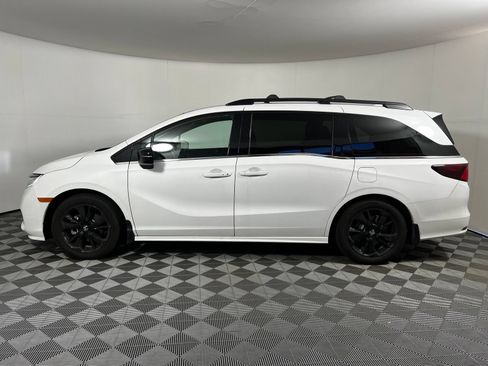Used 2024 Honda Odyssey Sport image 8