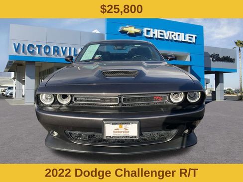 Used 2022 Dodge Challenger R/T w/ Driver Convenience Group image 2