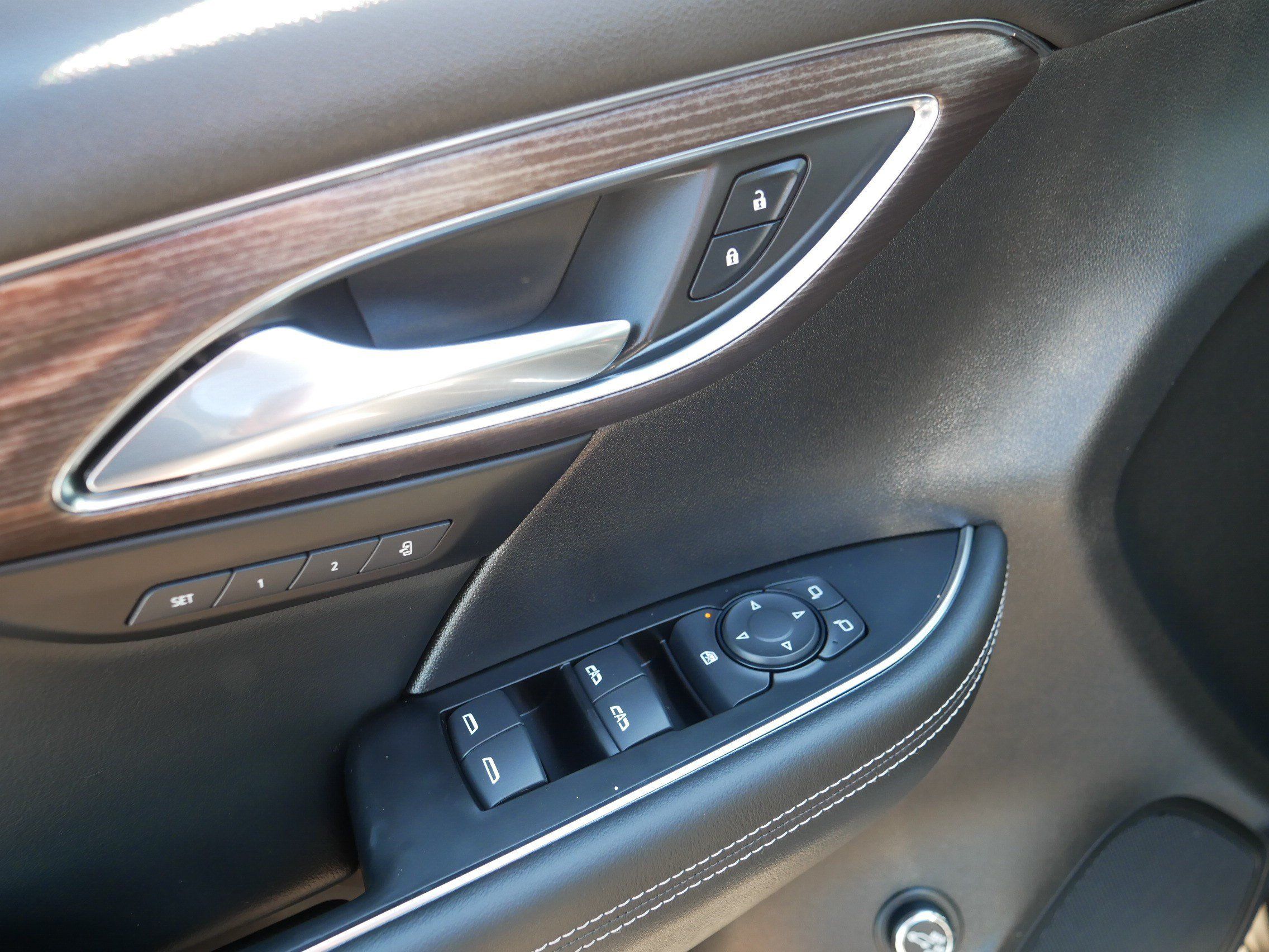 Used 2023 Buick Envision Avenir AWD/4WD image 19