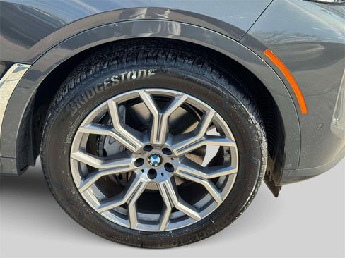 Certified 2026 BMW X7 xDrive40i w/ Premium Package image 9