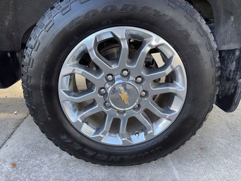 Used 2025 Chevrolet Silverado 2500 LTZ w/ LTZ Premium Package image 52