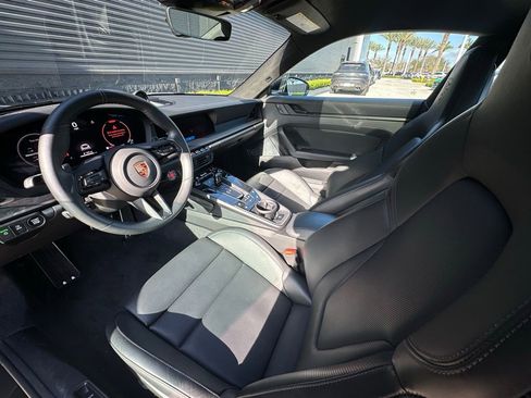 Certified 2025 Porsche 911 Carrera GTS RWD image 4