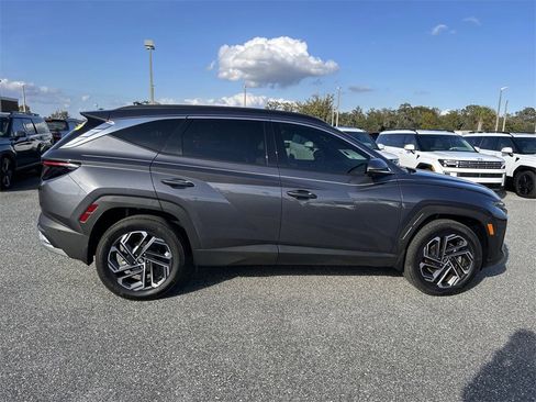 Used 2025 Hyundai Tucson Limited image 8