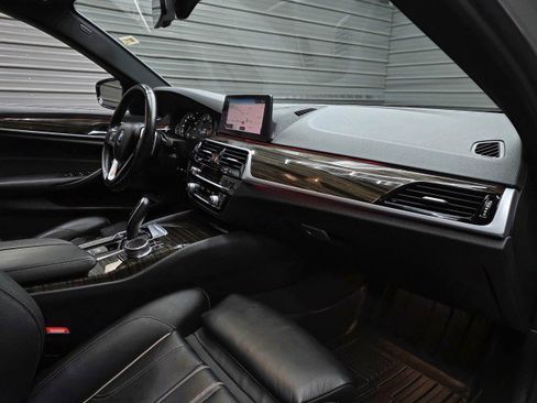 Used 2019 BMW 530i xDrive w/ Convenience Package AWD/4WD image 12