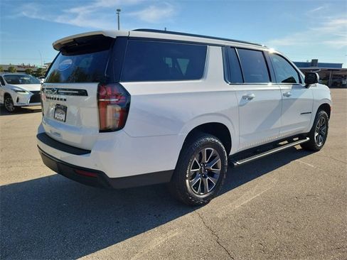 Certified 2023 Chevrolet Suburban Z71 w/ Luxury Package image 4