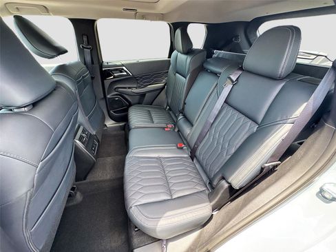 New 2026 Mitsubishi Outlander SEL FWD image 17