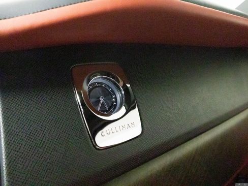 Used 2019 Rolls-Royce Cullinan image 23