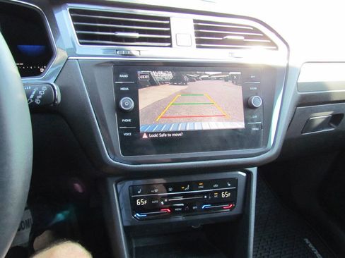 Used 2022 Volkswagen Tiguan SE image 21