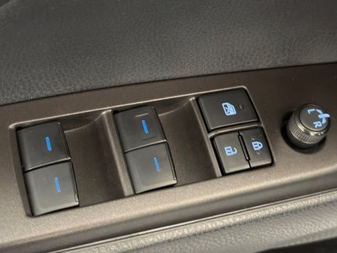 Used 2022 Toyota Camry SE w/ Carpet Mat Package (TMS) FWD image 13
