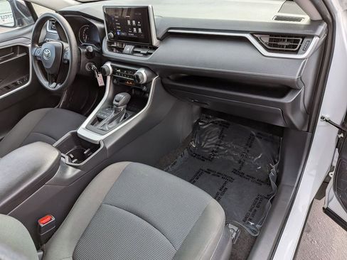 Used 2025 Toyota RAV4 LE image 31