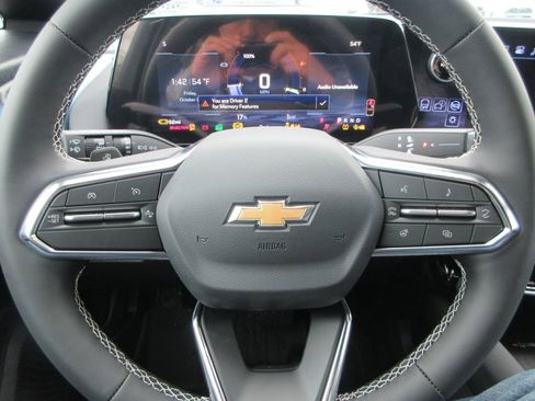 New 2026 Chevrolet Equinox EV LT w/ Convenience Package II image 25