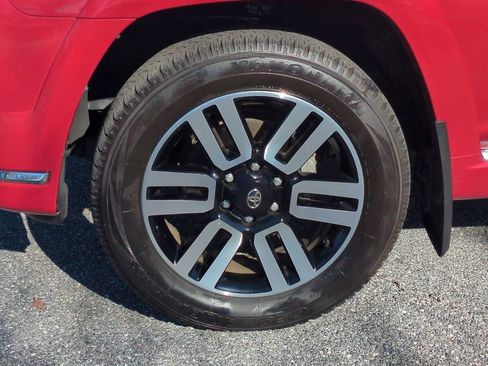 Used 2022 Toyota 4Runner Limited image 12