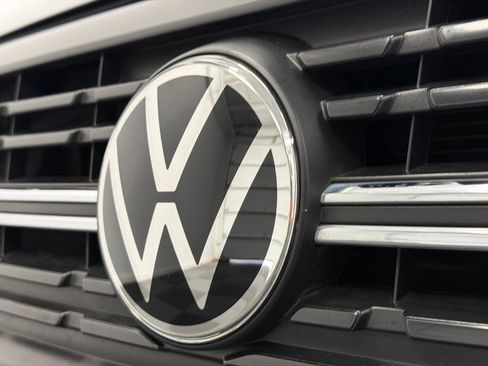 Used 2023 Volkswagen Jetta Sport image 11