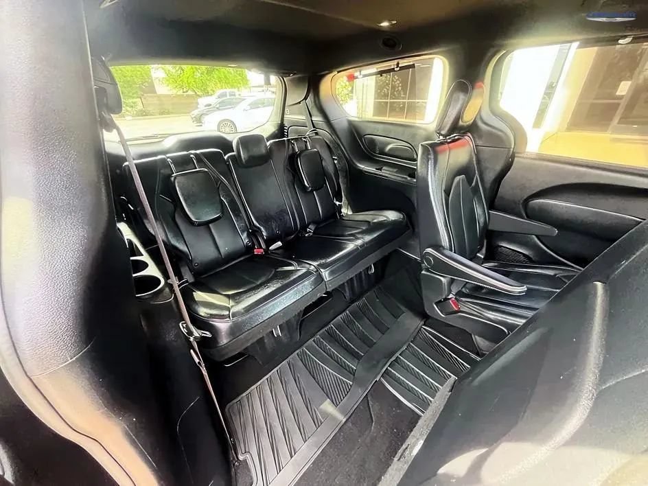 Used 2019 Chrysler Pacifica Touring-L w/ Advanced Safetytec Group FWD image 17