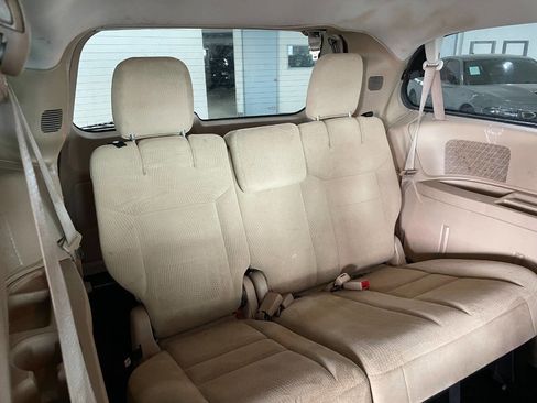 Used 2016 Dodge Grand Caravan SXT image 24
