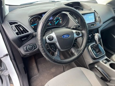 Used 2014 Ford Escape SE image 3