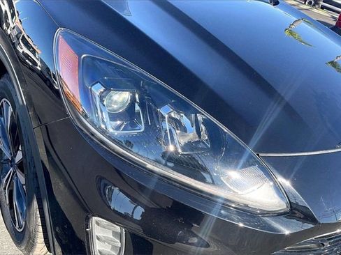 Used 2022 Ford Escape SE w/ SE Sport Appearance Package image 30